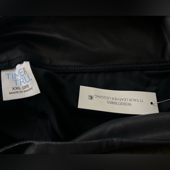 Faux leather Leggings - Picture 2 of 3